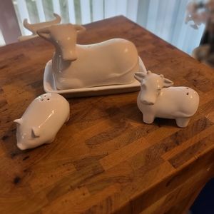 Butter tray and salt/pepper shakers